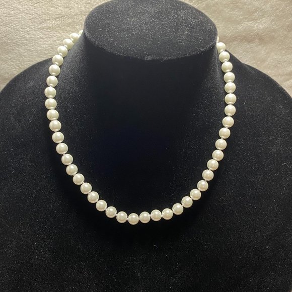 Pearl Necklace Shell Pearls Hand Knotted White - Picture 1 of 5